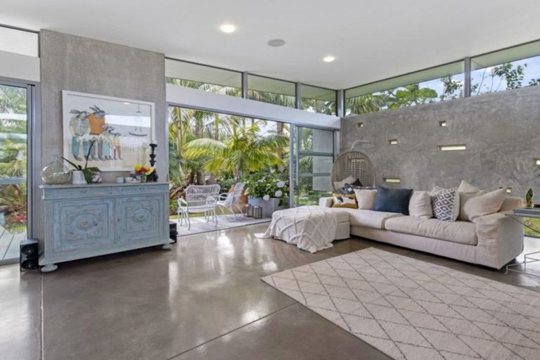 Photo of property in 5 Harbour View Road, Point Wells, Warkworth, 0986