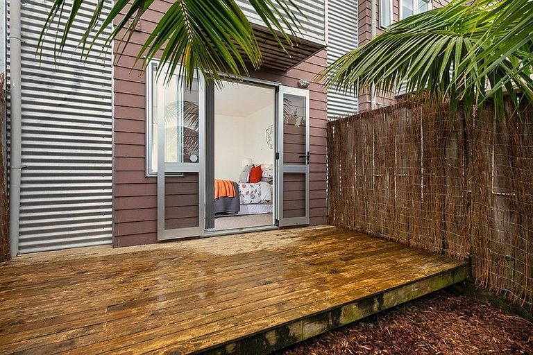 Photo of property in 13 Albionvale Road, Glen Eden, Auckland, 0602