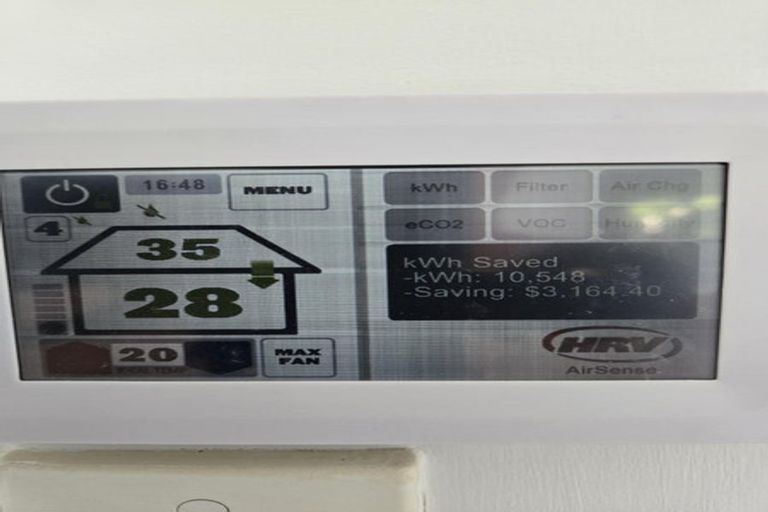 Photo of property in 1/95 Bond Crescent, Forrest Hill, Auckland, 0620