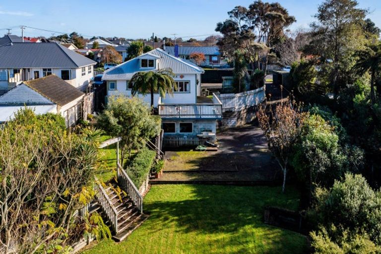 Photo of property in 20 Douglas Street, Hawera, 4610