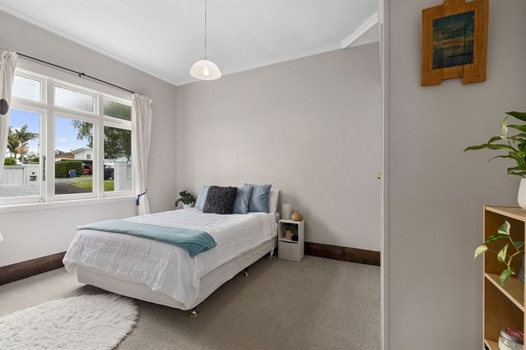 Photo of property in 4 Park Avenue, Northcote, Auckland, 0626