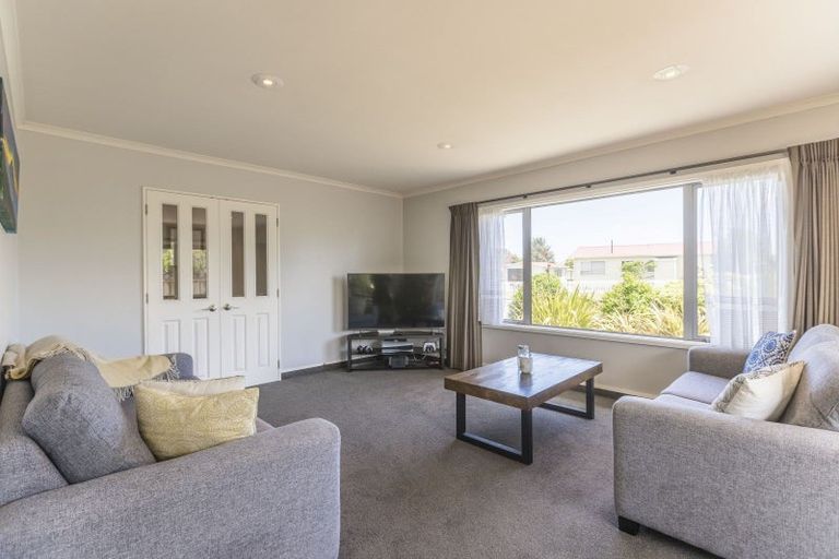 Photo of property in 114a Arawhata Road, Paraparaumu, 5032