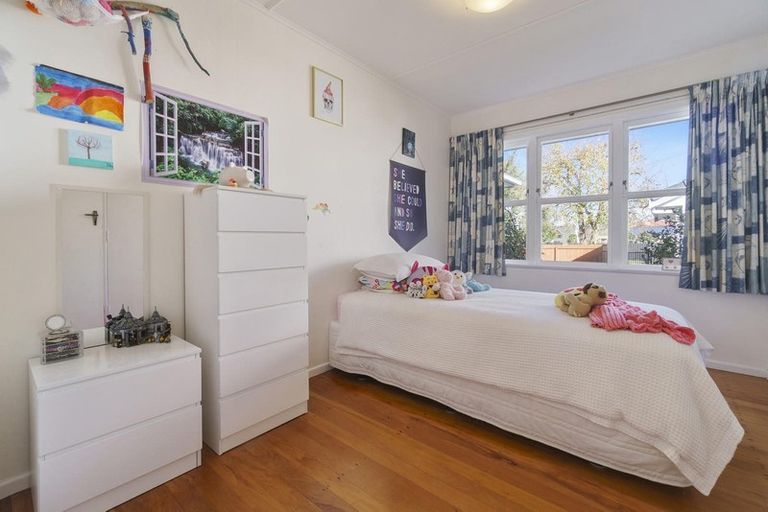 Photo of property in 36 Totara Road, Te Atatu Peninsula, Auckland, 0610