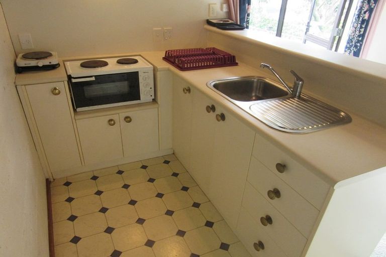 Photo of property in 52 Milne Terrace, Island Bay, Wellington, 6023