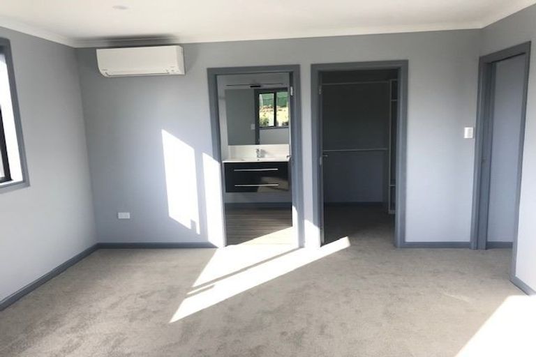 Photo of property in 2/1059 Bank Street, Te Awamutu, 3800