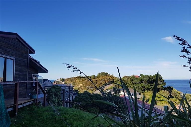 Photo of property in 5a Dennis Way, Island Bay, Wellington, 6023