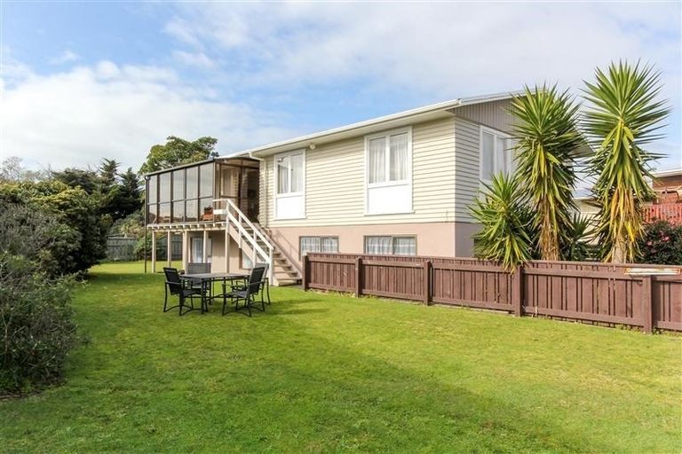 Photo of property in 49 Nevada Drive, Merrilands, New Plymouth, 4312