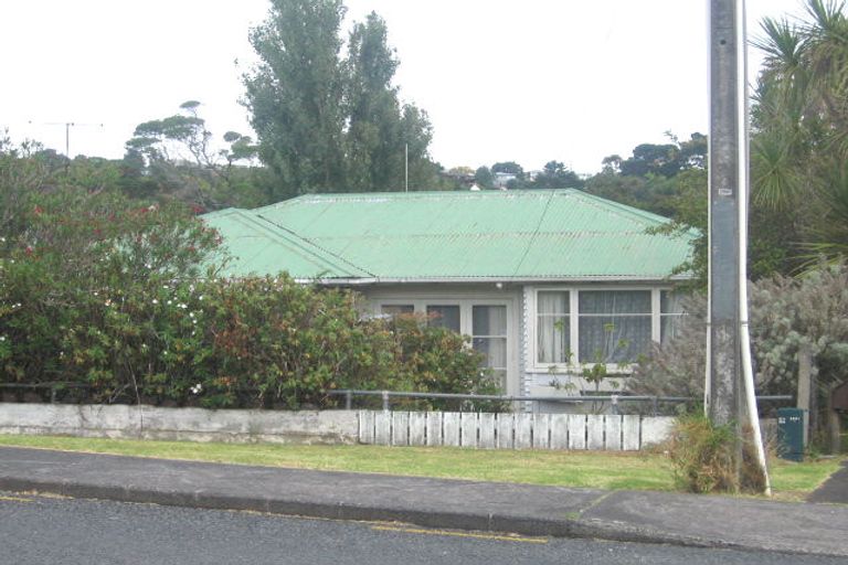 Photo of property in 34 Peach Road, Glenfield, Auckland, 0629