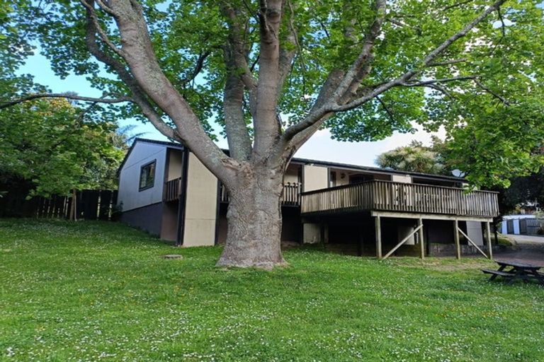 Photo of property in 14 Palmetto Place, Goodwood Heights, Auckland, 2105