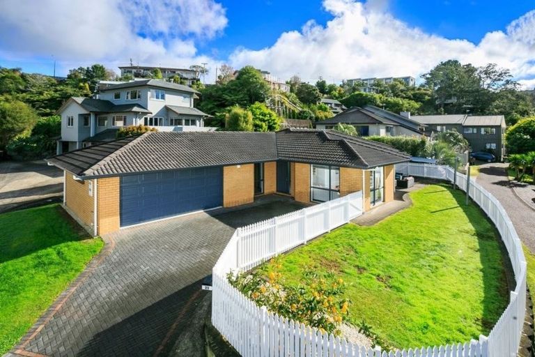 Photo of property in 21 Nottingham Place, Northcross, Auckland, 0630