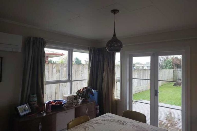 Photo of property in 15 Wakefield Road, Favona, Auckland, 2024
