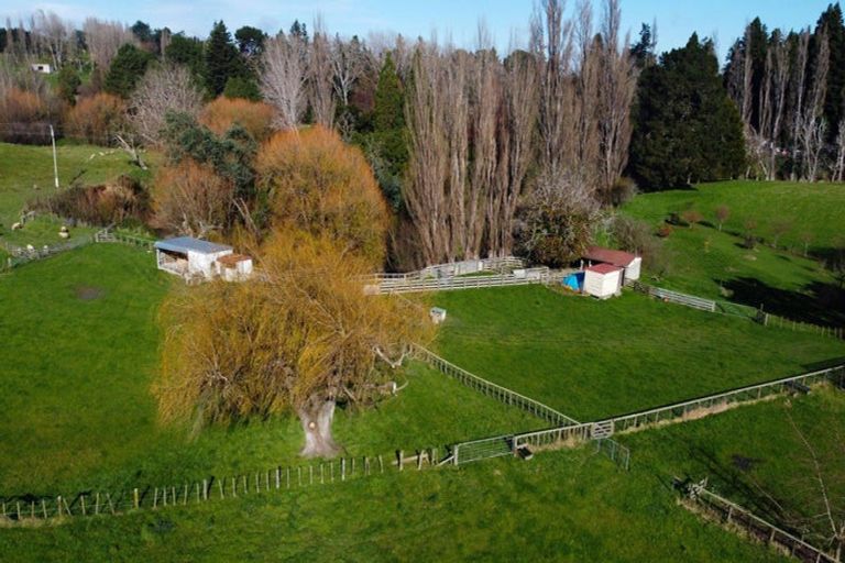 Photo of property in 36 Riverdale Road, Dannevirke, 4930
