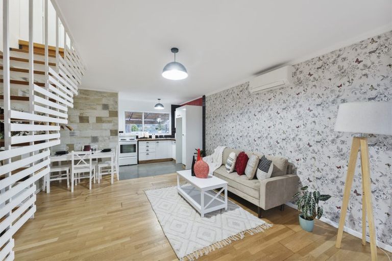 Photo of property in 7/108 West Coast Road, Glen Eden, Auckland, 0602