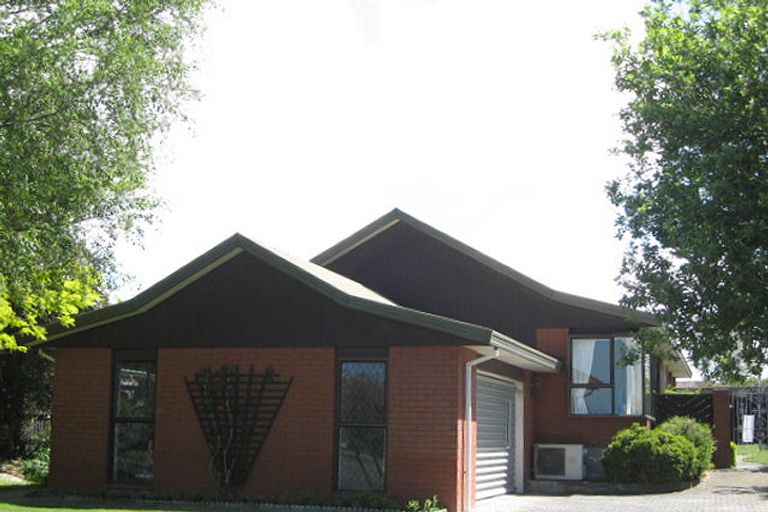 Photo of property in 33 Chipping Lane, Redwood, Christchurch, 8051