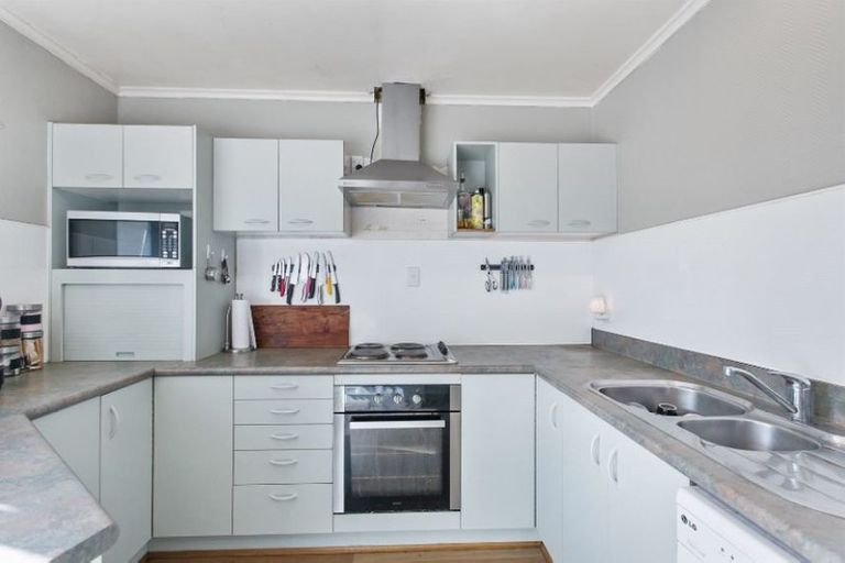 Photo of property in 10 Wharf Road, Te Atatu Peninsula, Auckland, 0610