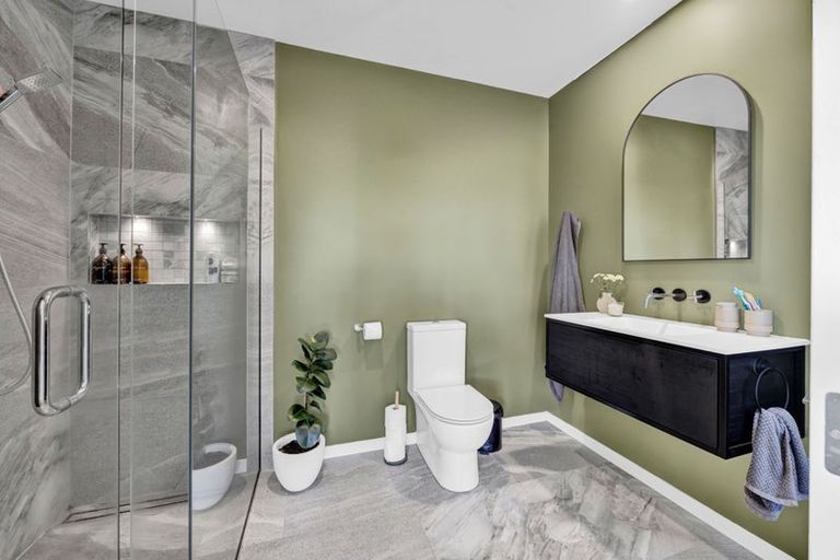 Photo of property in 25 County Drive, Hawera, 4610