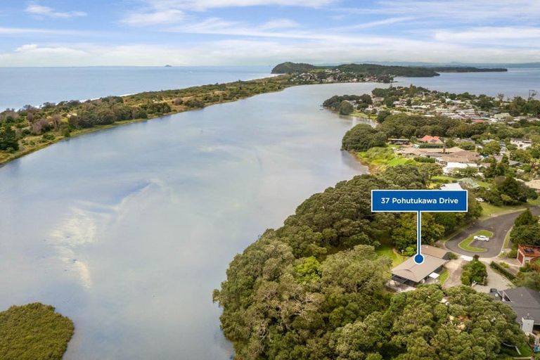 Photo of property in 37 Pohutukawa Drive, Athenree, Katikati, 3177