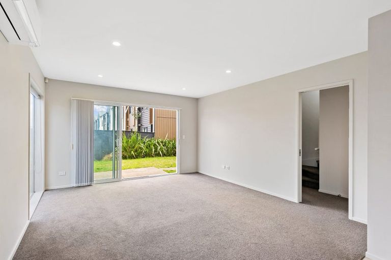 Photo of property in 8 Recovery Road, Papakura, 2110