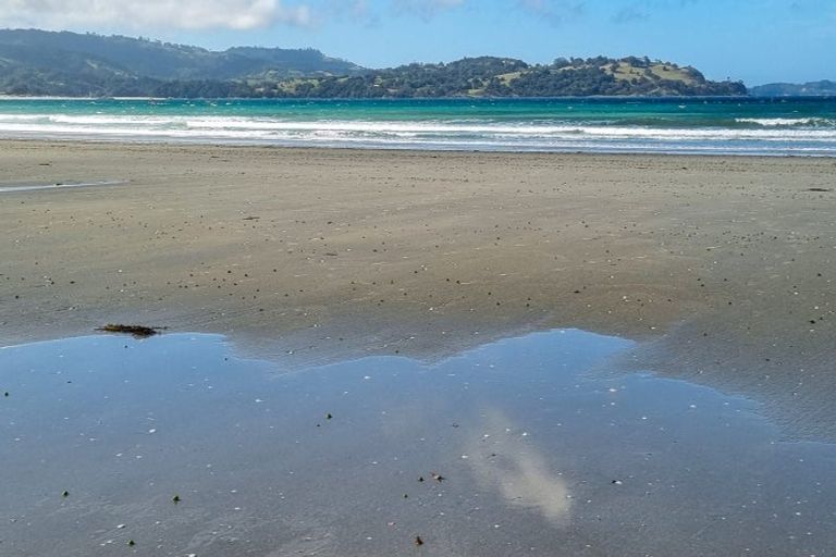 Photo of property in 57 Taumata Road, Omaha, 0986