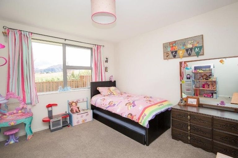 Photo of property in 10 Makomako Road, Wanaka, 9305