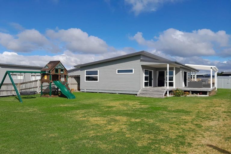 Photo of property in 124 Rangiora Crescent, Matarangi, Whitianga, 3592