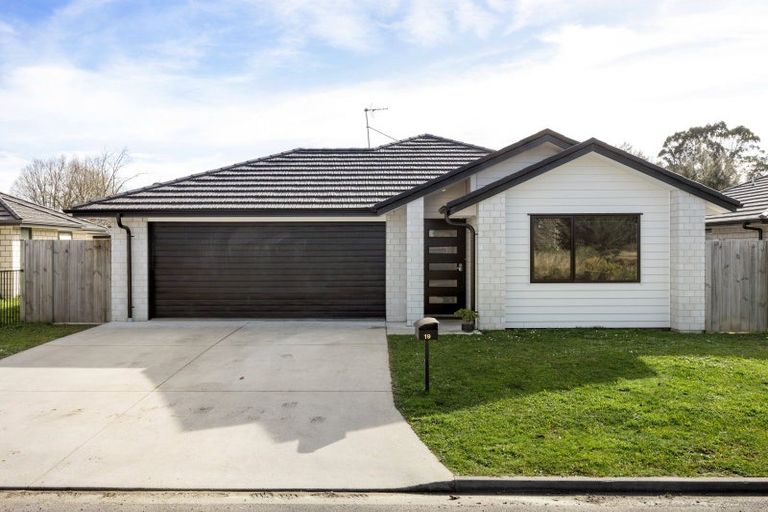 Photo of property in 19 Marjoriefield Mews, Fitzroy, Hamilton, 3206