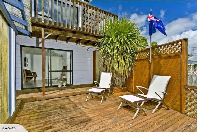 Photo of property in 1/2a Sunnynook Road, Sunnynook, Auckland, 0620