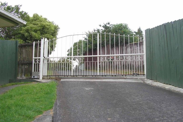 Photo of property in 15 Sabot Place, Massey, Auckland, 0614