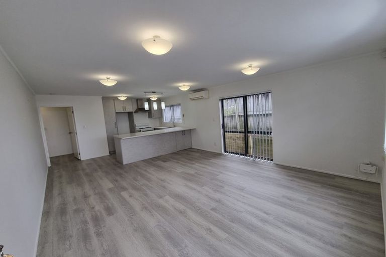 Photo of property in 36 Lorikeet Place, Unsworth Heights, Auckland, 0632