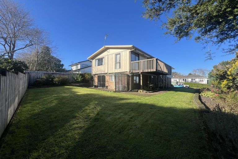Photo of property in 18 Deodar Place, Totara Heights, Auckland, 2105
