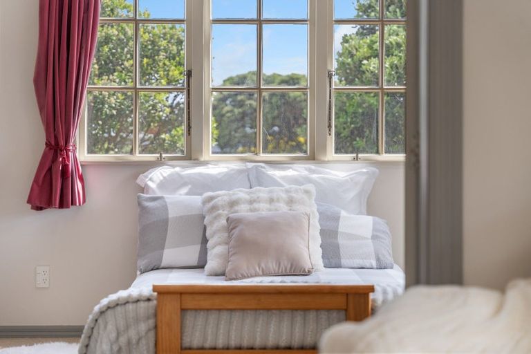 Photo of property in 1 Eruini Street, Waikanae Beach, Waikanae, 5036