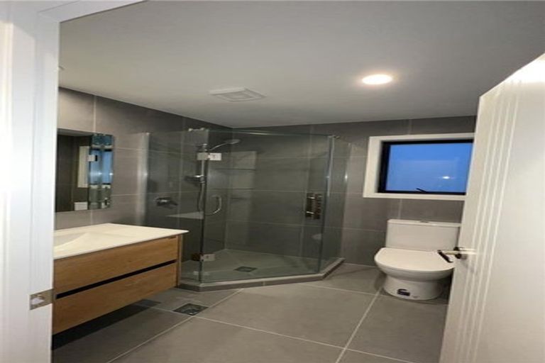 Photo of property in 17 Aramata Road, Papakura, 2110