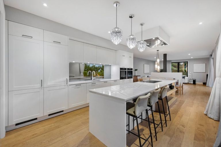 Photo of property in 11 Sharon Road, Waiake, Auckland, 0630