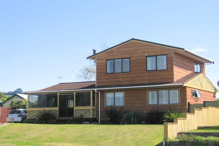 Photo of property in 48 Blomfield Street, Pukehangi, Rotorua, 3015