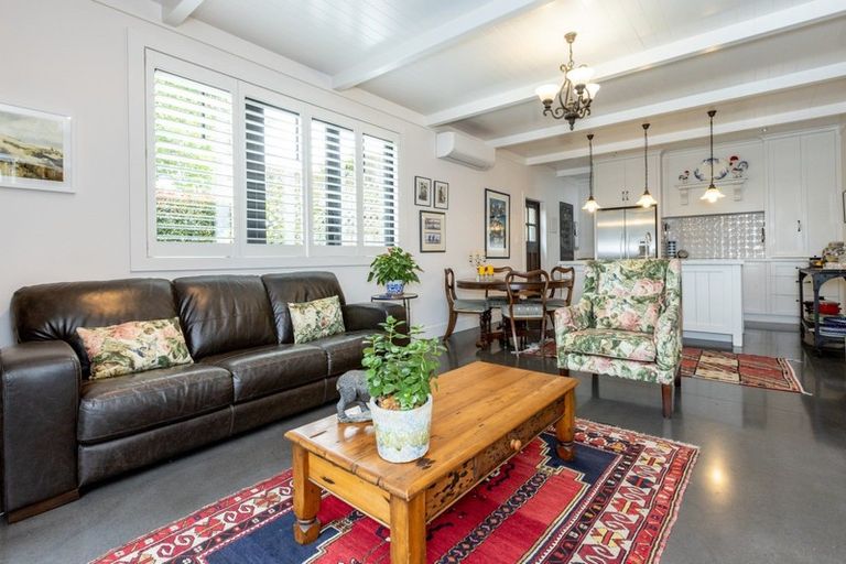 Photo of property in 37a Chambers Street, Havelock North, 4130