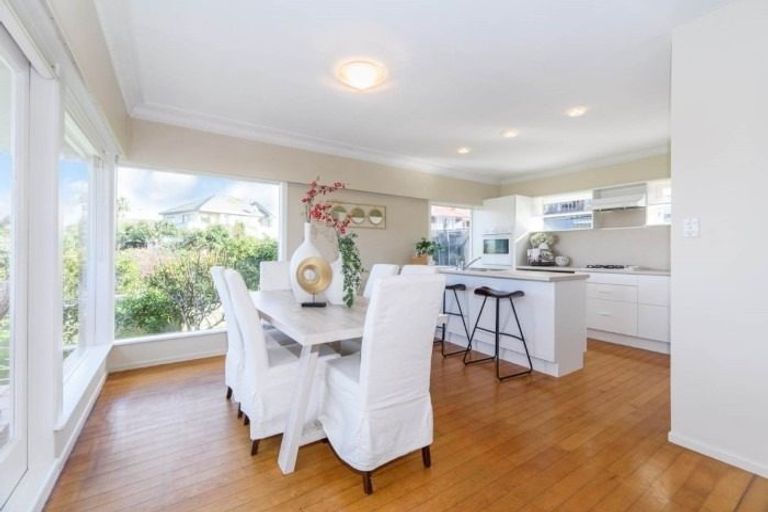 Photo of property in 123 Exmouth Road, Northcote, Auckland, 0627