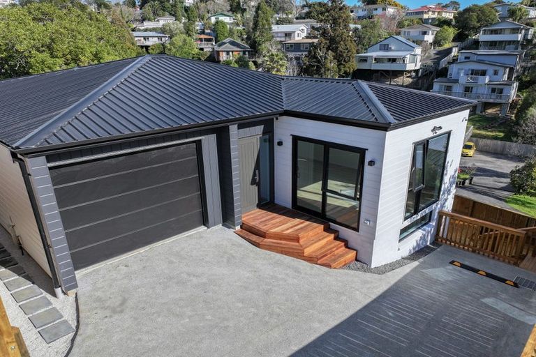 Photo of property in 18a Pavola Grove, Glenfield, Auckland, 0629