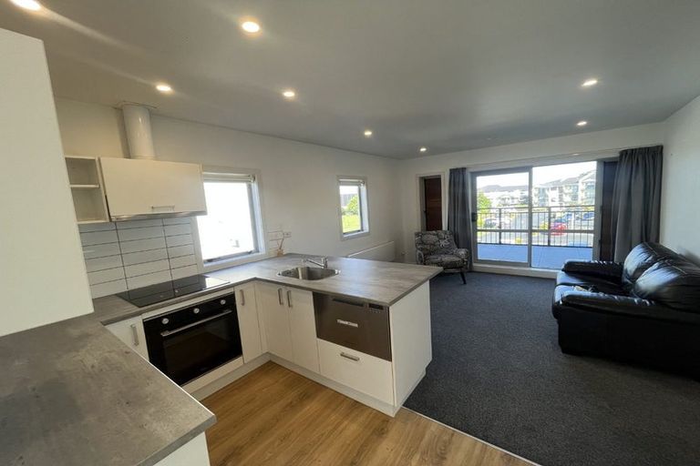 Photo of property in 16c/71 Spencer Road, Oteha, Auckland, 0632