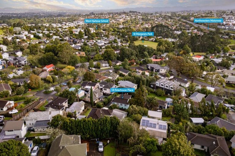 Photo of property in 18 Peterhouse Place, West Harbour, Auckland, 0618