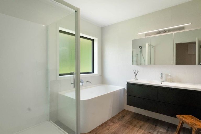 Photo of property in 37 Pohutukawa Drive, Athenree, Katikati, 3177