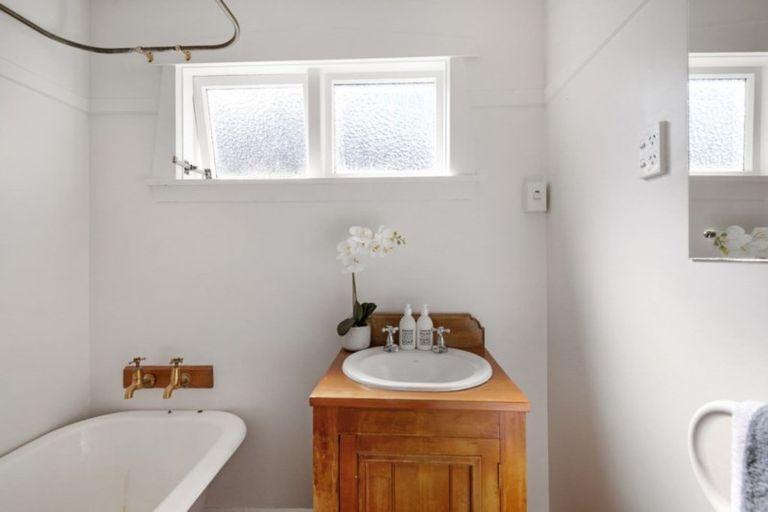 Photo of property in 48 Tennyson Street, Dannevirke, 4930