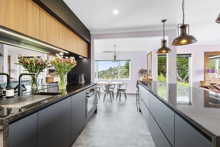 Photo of property in 4 Kilgour Way, Crofton Downs, Wellington, 6035