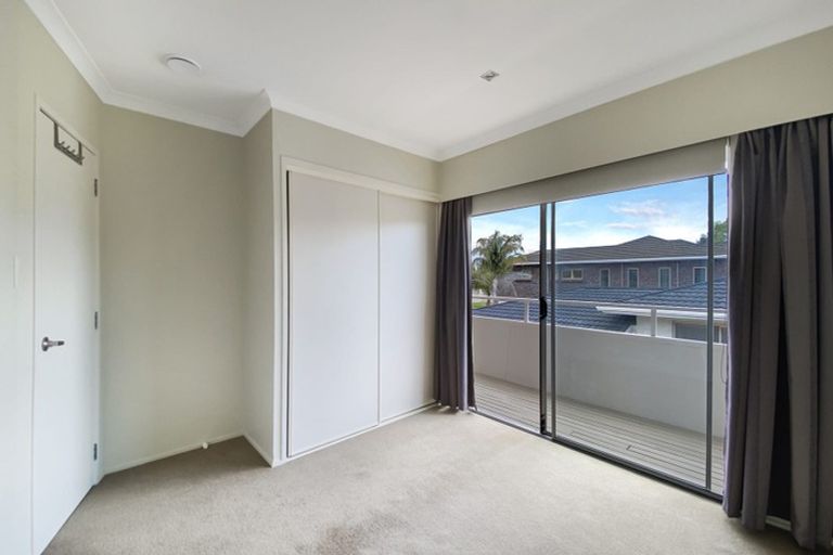 Photo of property in 211 Royal Road, Massey, Auckland, 0614