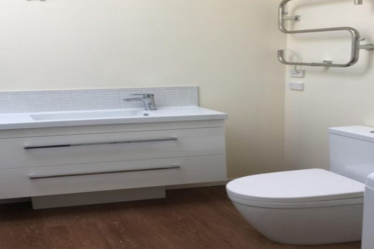 Photo of property in Pirie Street Townhouses, 11/35 Pirie Street, Mount Victoria, Wellington, 6011