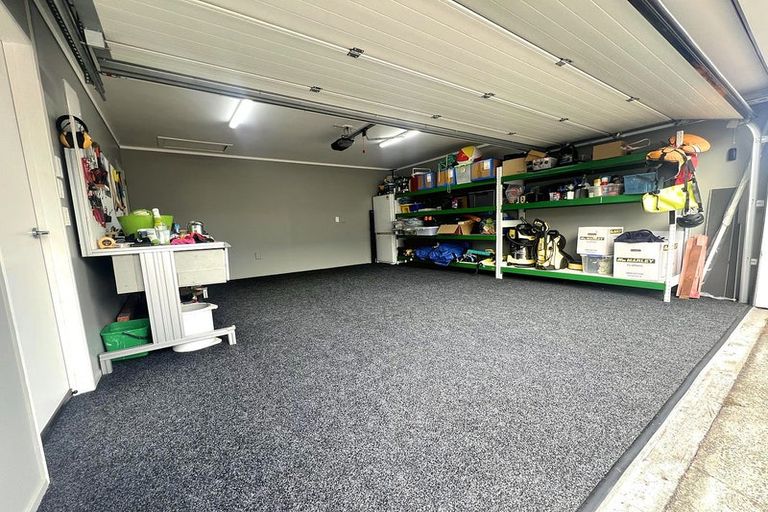 Photo of property in 2/24 Hattaway Avenue, Bucklands Beach, Auckland, 2012