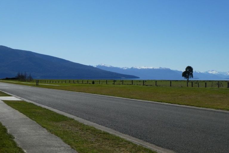 Photo of property in 27 South Arm Drive, Te Anau, 9600
