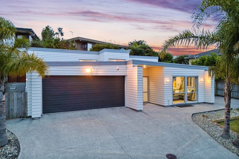 Photo of property in 9 Cityview Place, Massey, Auckland, 0614