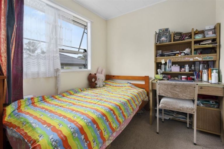 Photo of property in 22 Glennandrew Drive, Half Moon Bay, Auckland, 2012