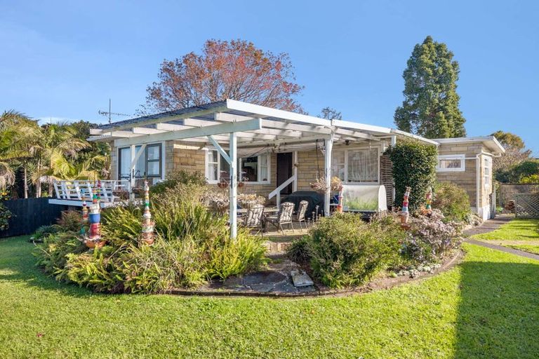 Photo of property in 14 Lucas Place, Weymouth, Auckland, 2103