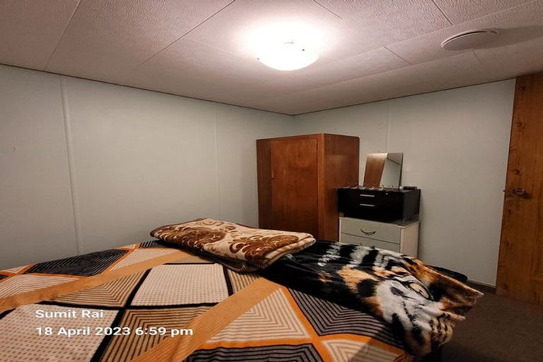 Photo of property in 14a Sunhaven Drive, Newlands, Wellington, 6037